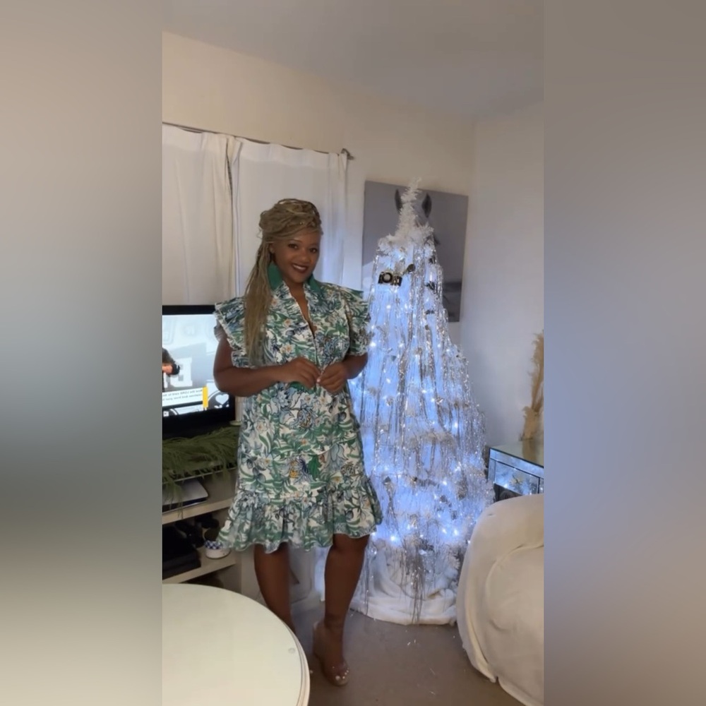 Floral Ruffle Sleeve Dress - Picture 2 of 9